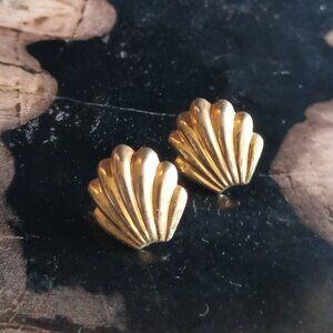 Women's Gold Tone Shell Earrings